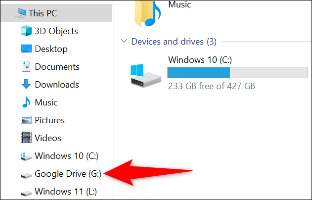Windows 文件资源管理器中的 Google Drive。