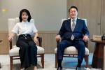 韩国美艳总统夫人翻车?被扒自己运营粉丝后援会,网友:自吹颜值时尚太过火!